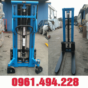xe nâng tay cao 1 tấn