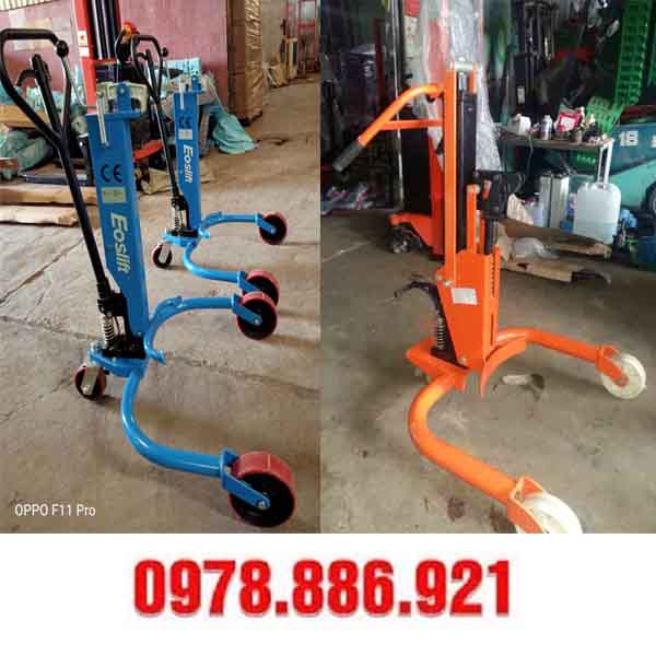 Xe nâng di chuyển phuy tại Vĩnh Phúc