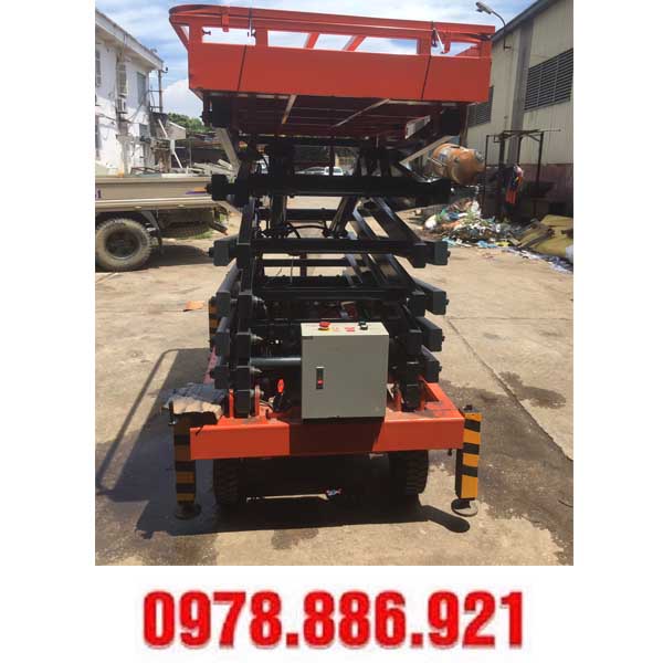 Thang nâng cắt kéo 9 mét
