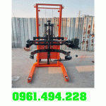 xe nâng quay đổ phuy điện cân điện tử