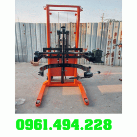 xe nâng quay đổ phuy điện cân điện tử